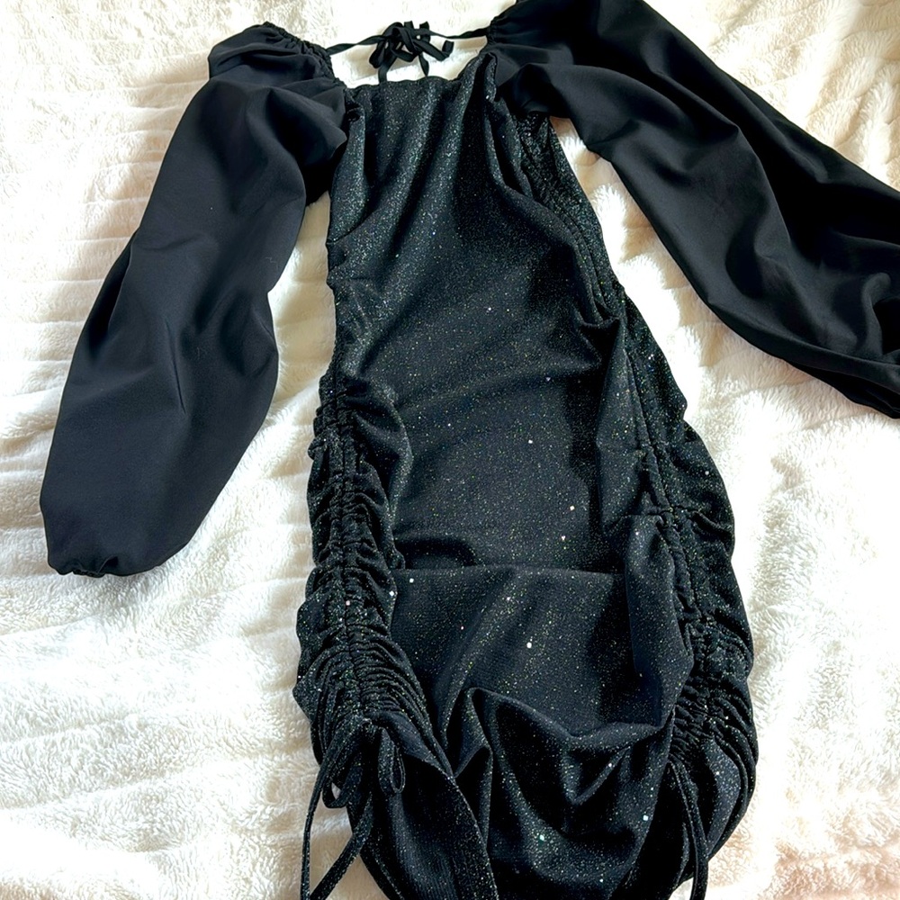 Beautiful sparkly fitted dress black